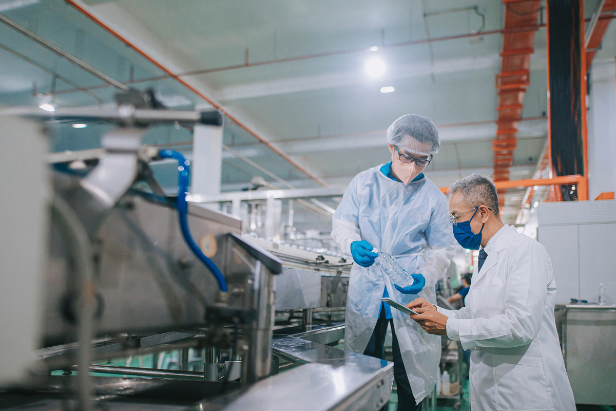 LMS for Manufacturing Companies | Litmos Image