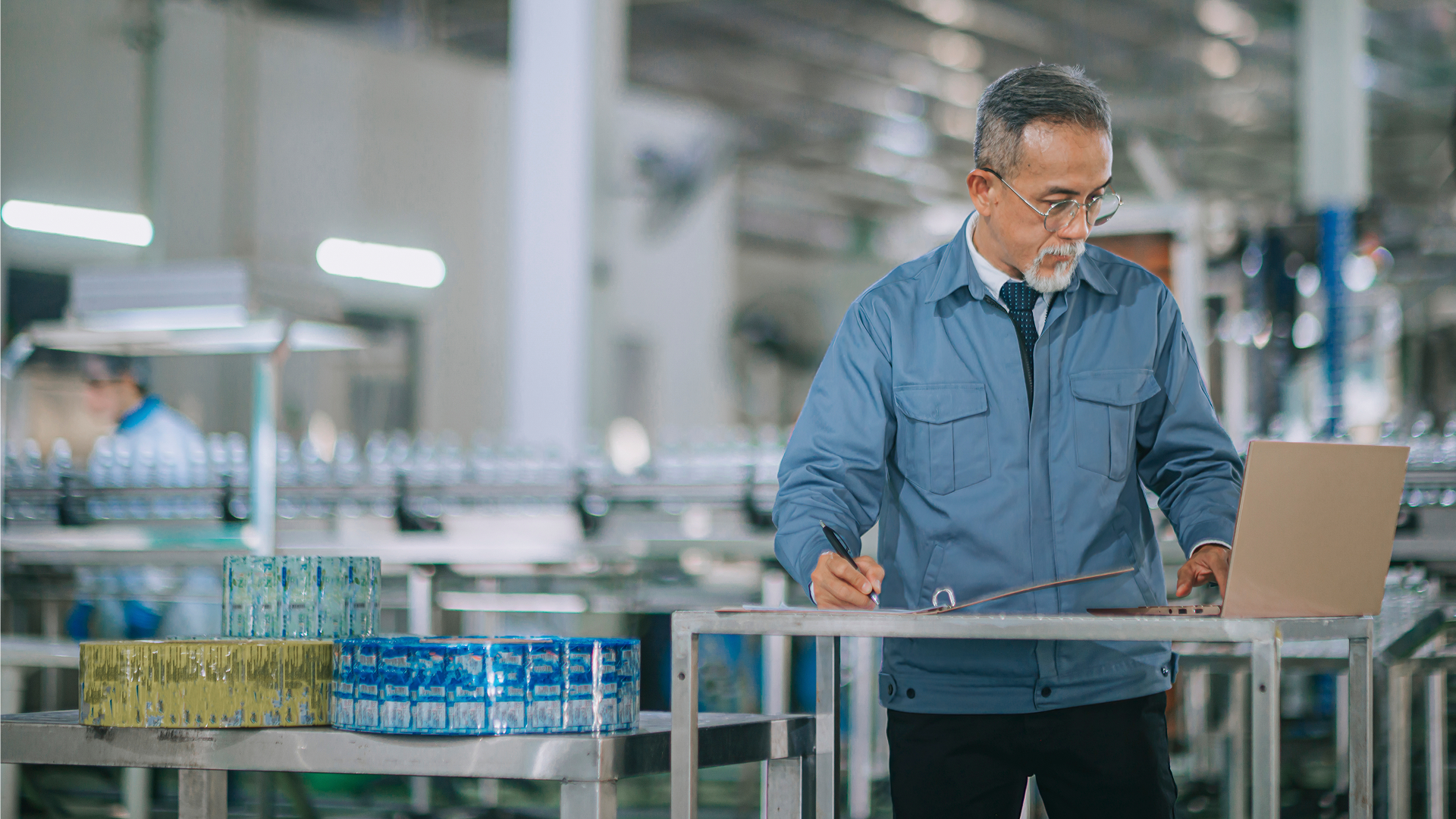 LMS for Manufacturing Companies | Litmos Image