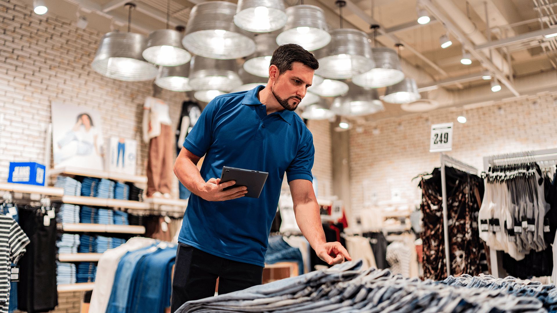 Retail Training Software & LMS for Frontline Teams | Litmos Image