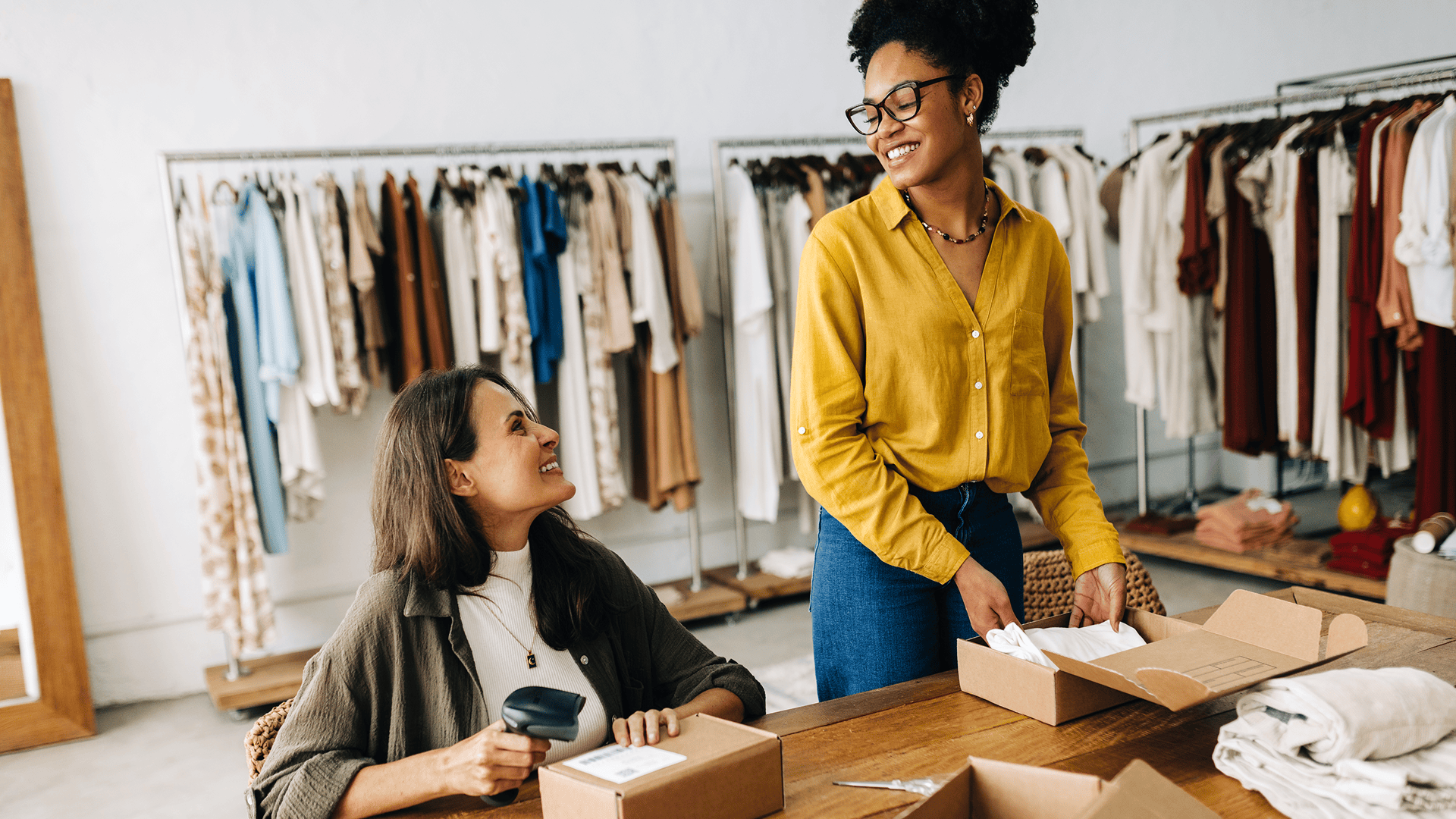 Retail Training Software & LMS for Frontline Teams | Litmos Image